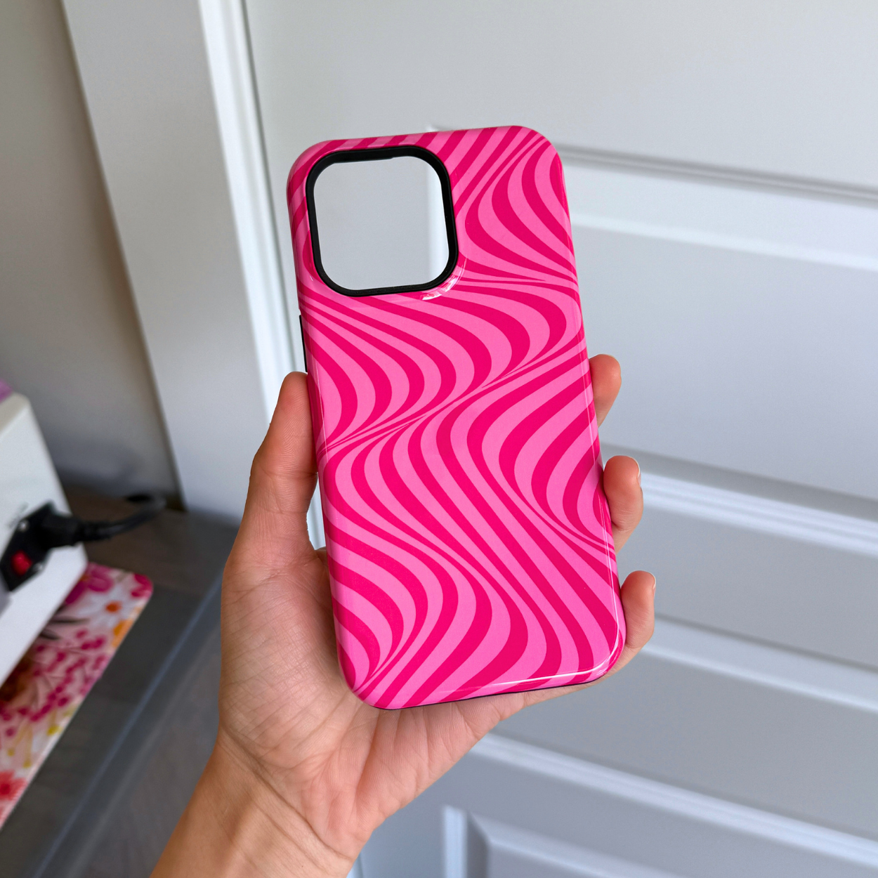 It Girl Swirls - 15 Pro Max