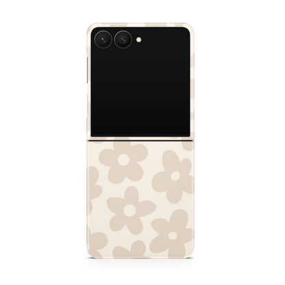 Vanilla Milkshake Big Blooms MagSafe Phone Case