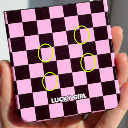 Bubblegum Checkers - Z Flip 7