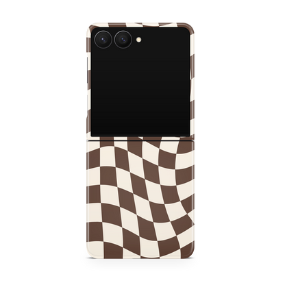 Espresso Wavy Checkers II MagSafe Phone Case