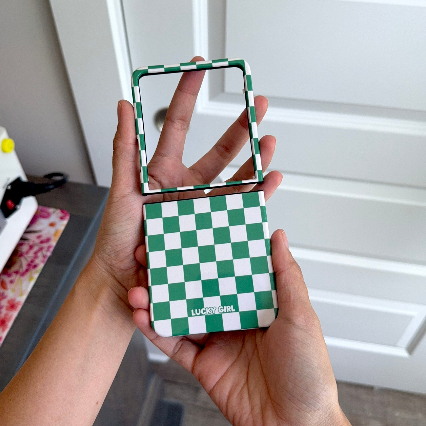 Emerald Checkers II - Z Flip 7
