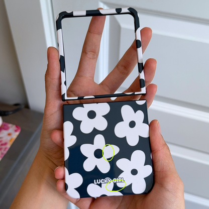 Onyx Big Blooms - Z Flip 7